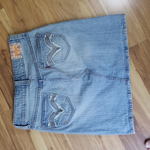 Host Pick Levi's Jeans light denim jean skirt, deconstructed Size 10 - Picture 4 of 10